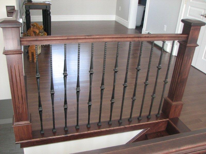 Oversized Fluted Box Newels & Hammered Spoon Metal Balusters - Picture #10